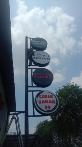 Pemasangan Neon Box Bulat
