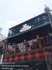 Pemasangan Neon Box Acrylic Bakmi BGP Kelapa Gading